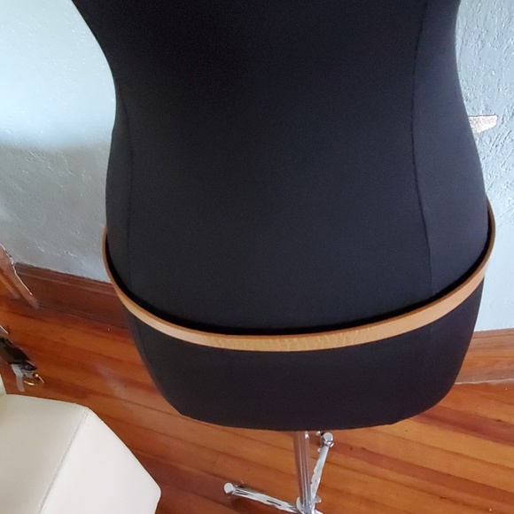 Micheal Kors genuine leather belt - Picture 2 of 5